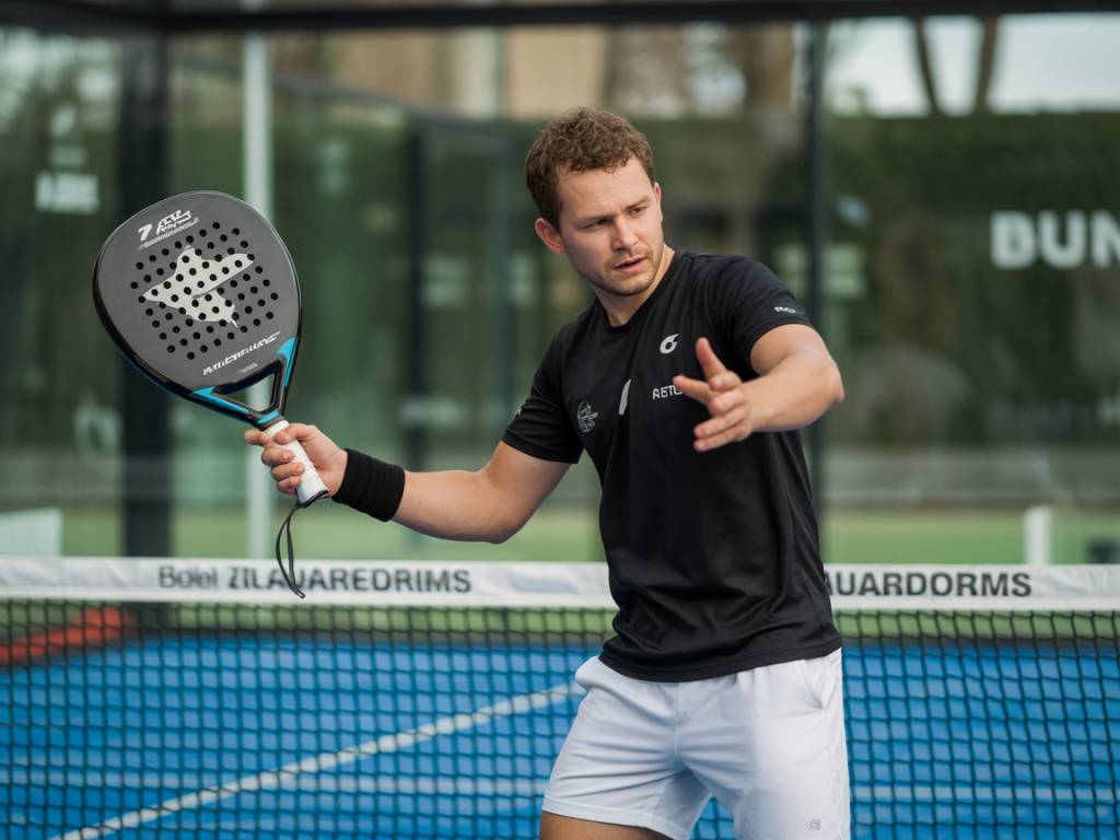 Warum Padel Tennis Schläger aus Carbon immer beliebter werden